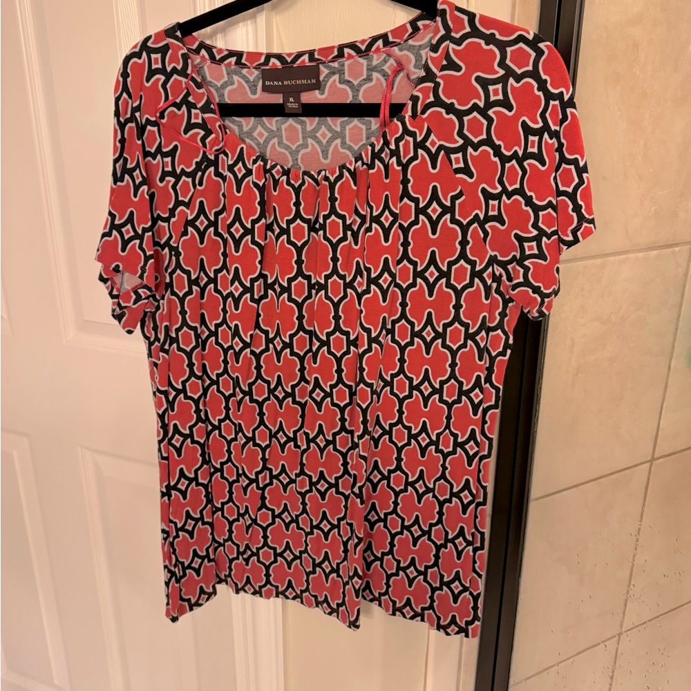 XL Dana Buchman work top.